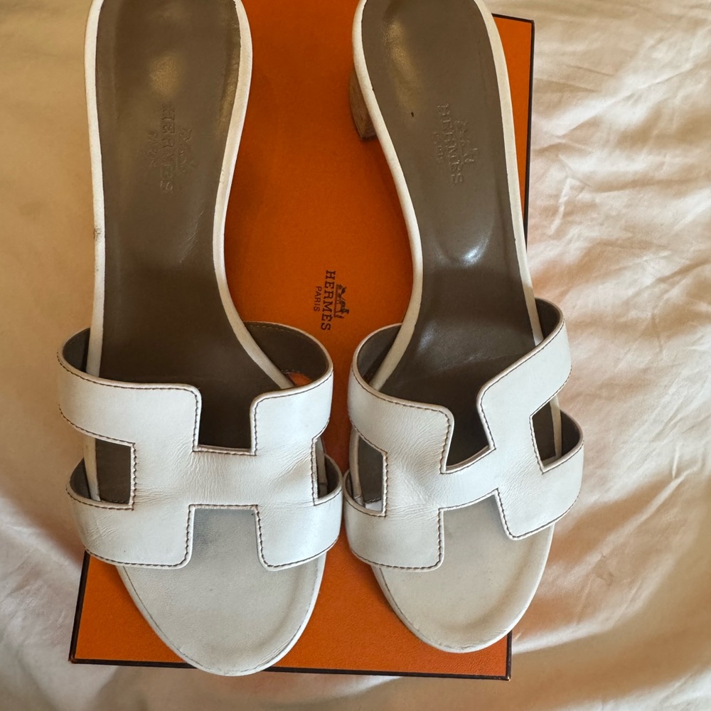 White Hermes Oasis Sandals